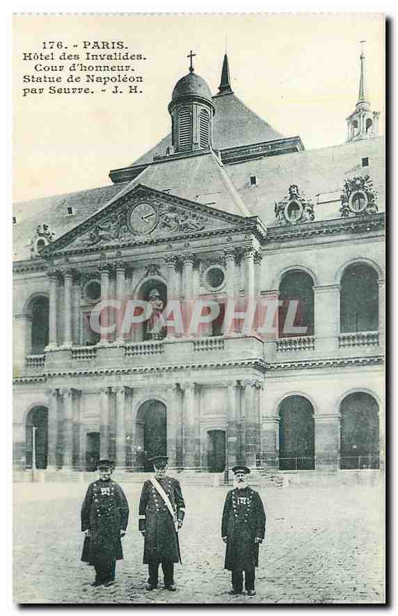 CPA Paris Hotel des Invalides Cour d'Honneur Statue de Napoleon par Seurre 