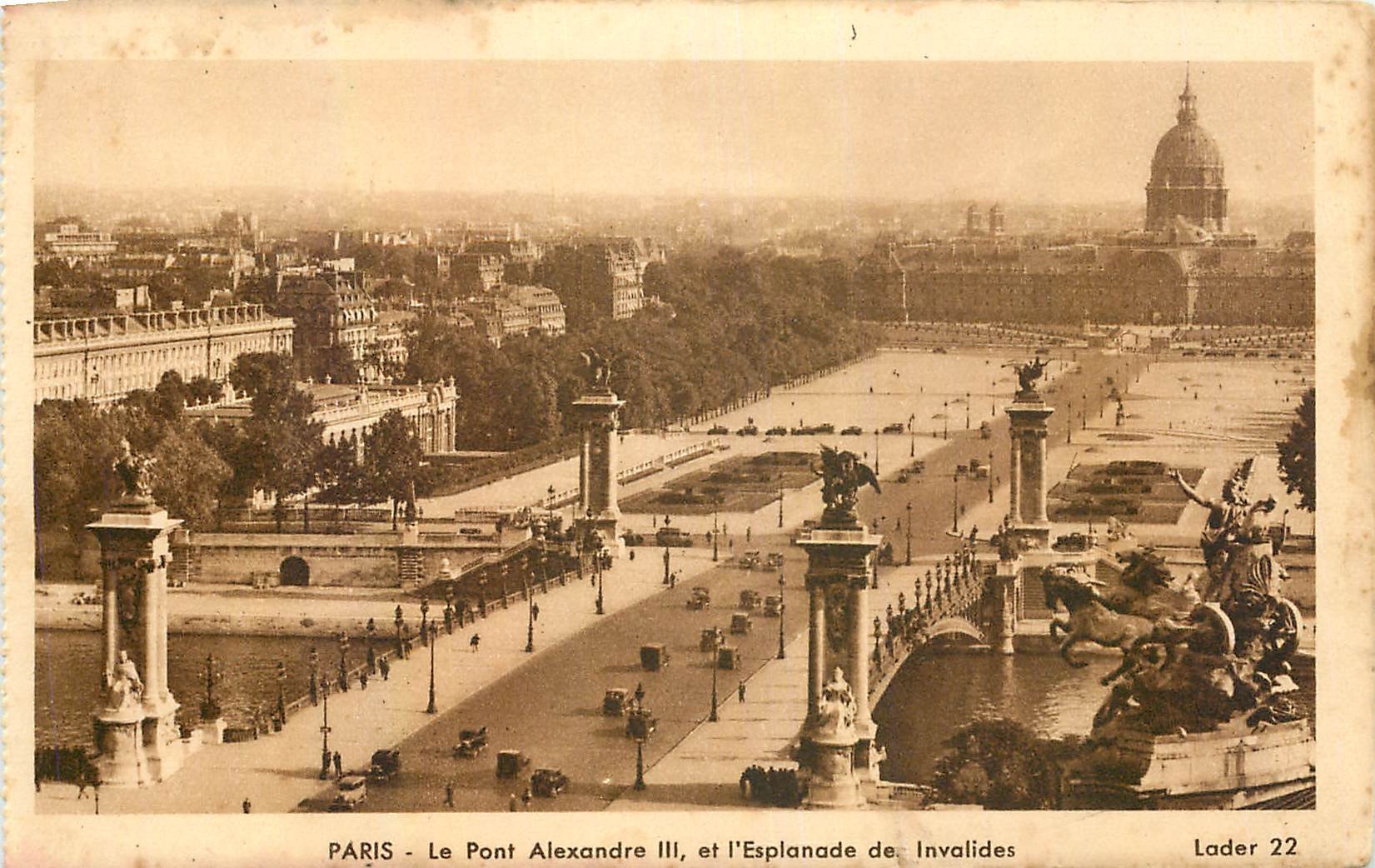 CPA Peris Le Pont Alexandre III et l'Esplanade des Invalides 