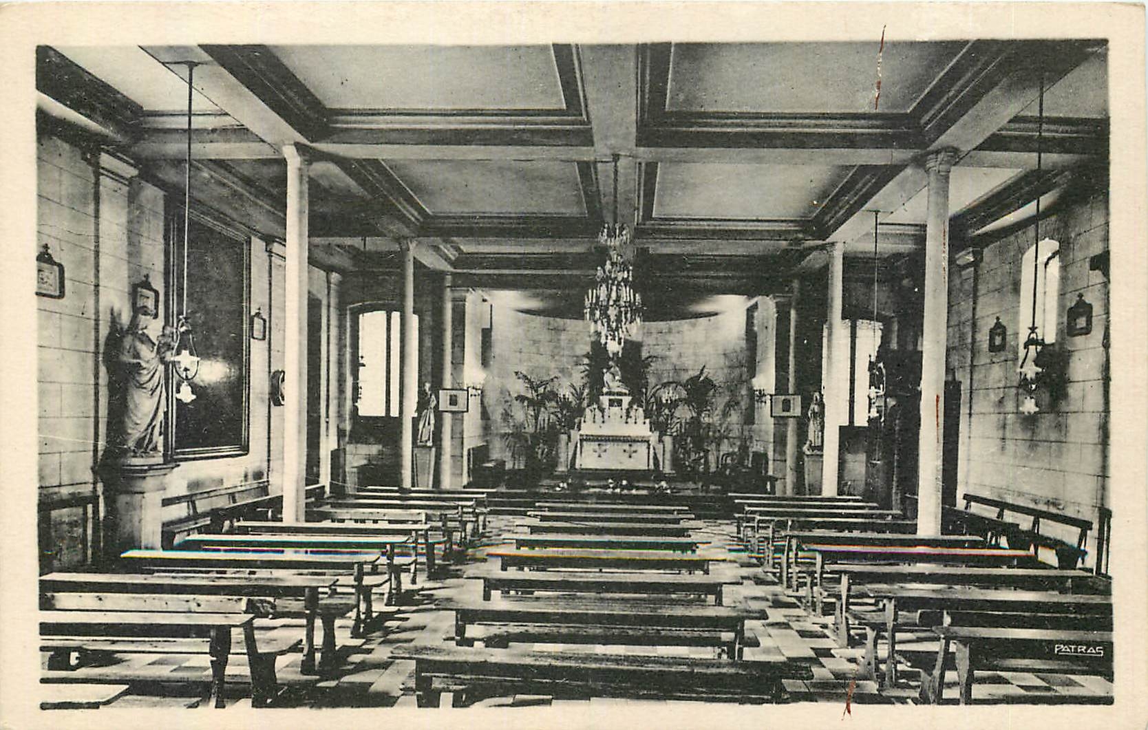 CPA Maison Mere des Petites Soeurs de l'Assomption Chapelle des Oeuvres 