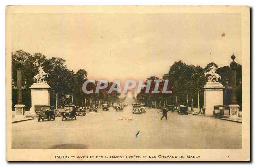 CPA Paris Avenue des Champs Elysees et les Chevaux de Marly 