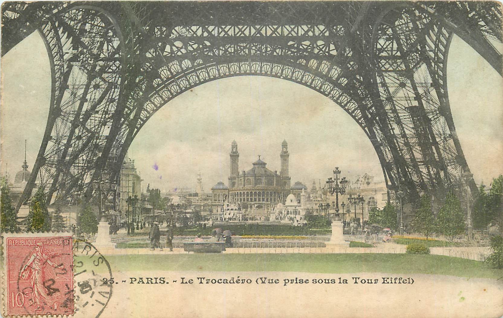 CPA Paris Le Trocadero Vue prise sous la Tour Eiffel 