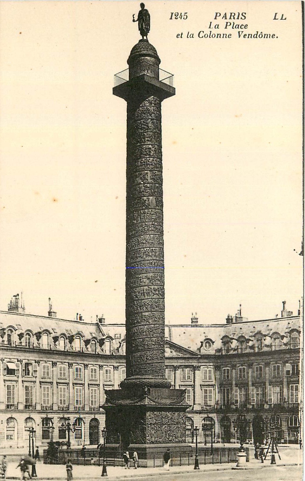 CPA Paris La Place et la Colonne Vendome 