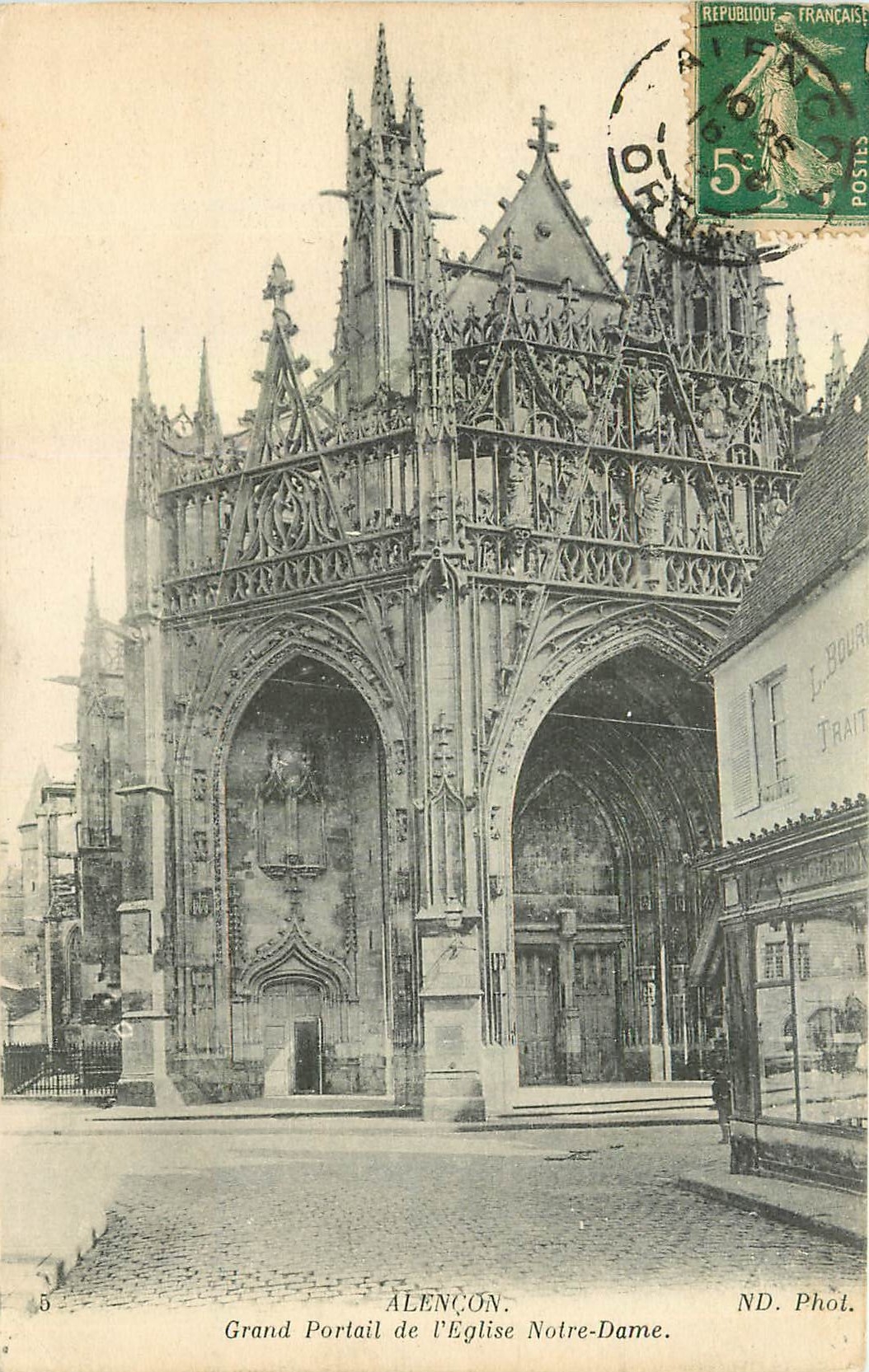 CPA Alencon grand portail de l'Eglise Notre Dame 
