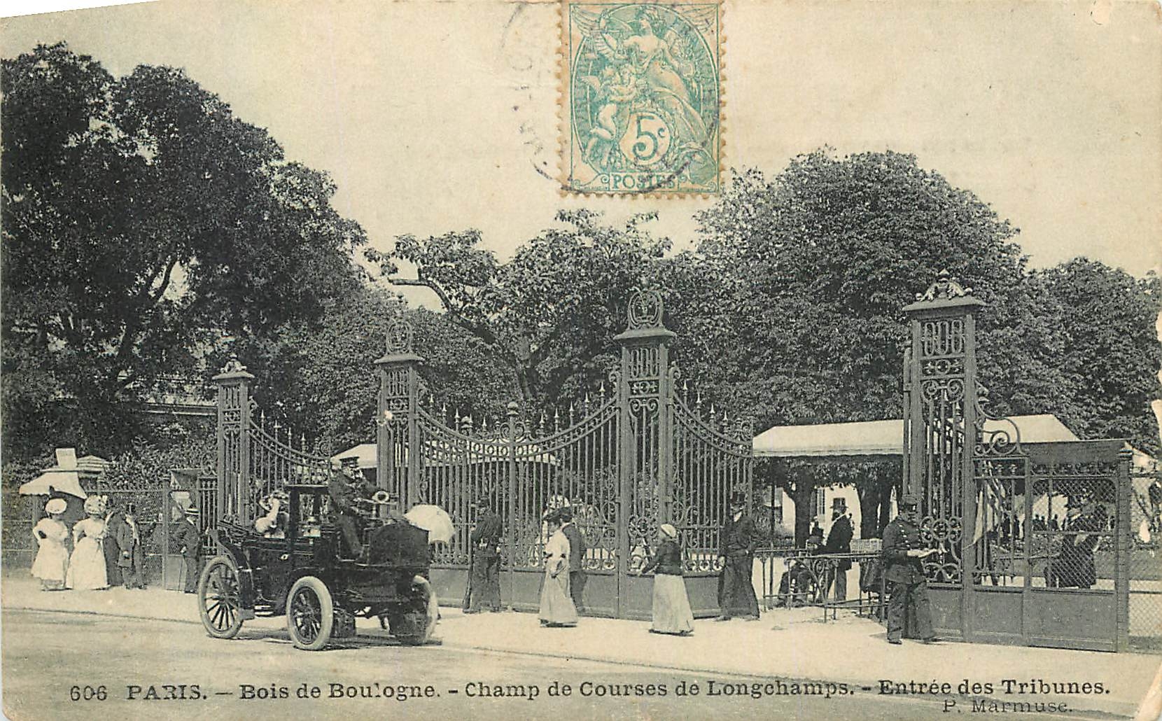 CPA Paris Bois de Boulogne champ de courses de Longchamps entree des Tribunes Automobile