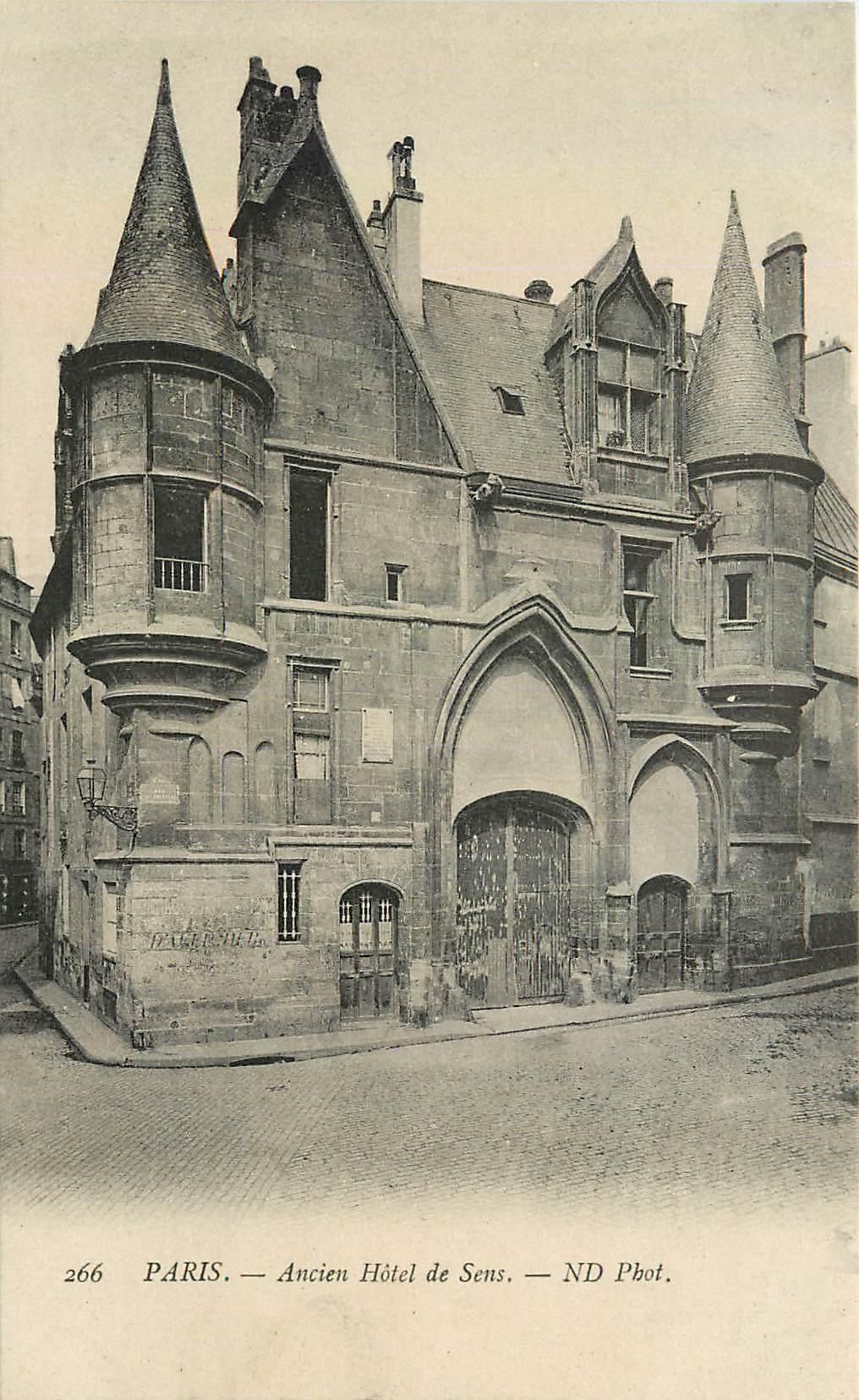 CPA Paris ancien hotel de Sens 