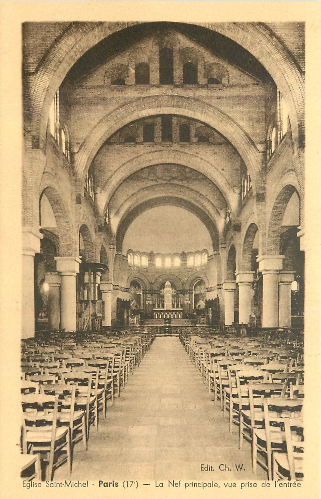 CPA Eglise Saint Michel Paris 17e la Nef principale vue prise de l'entree 