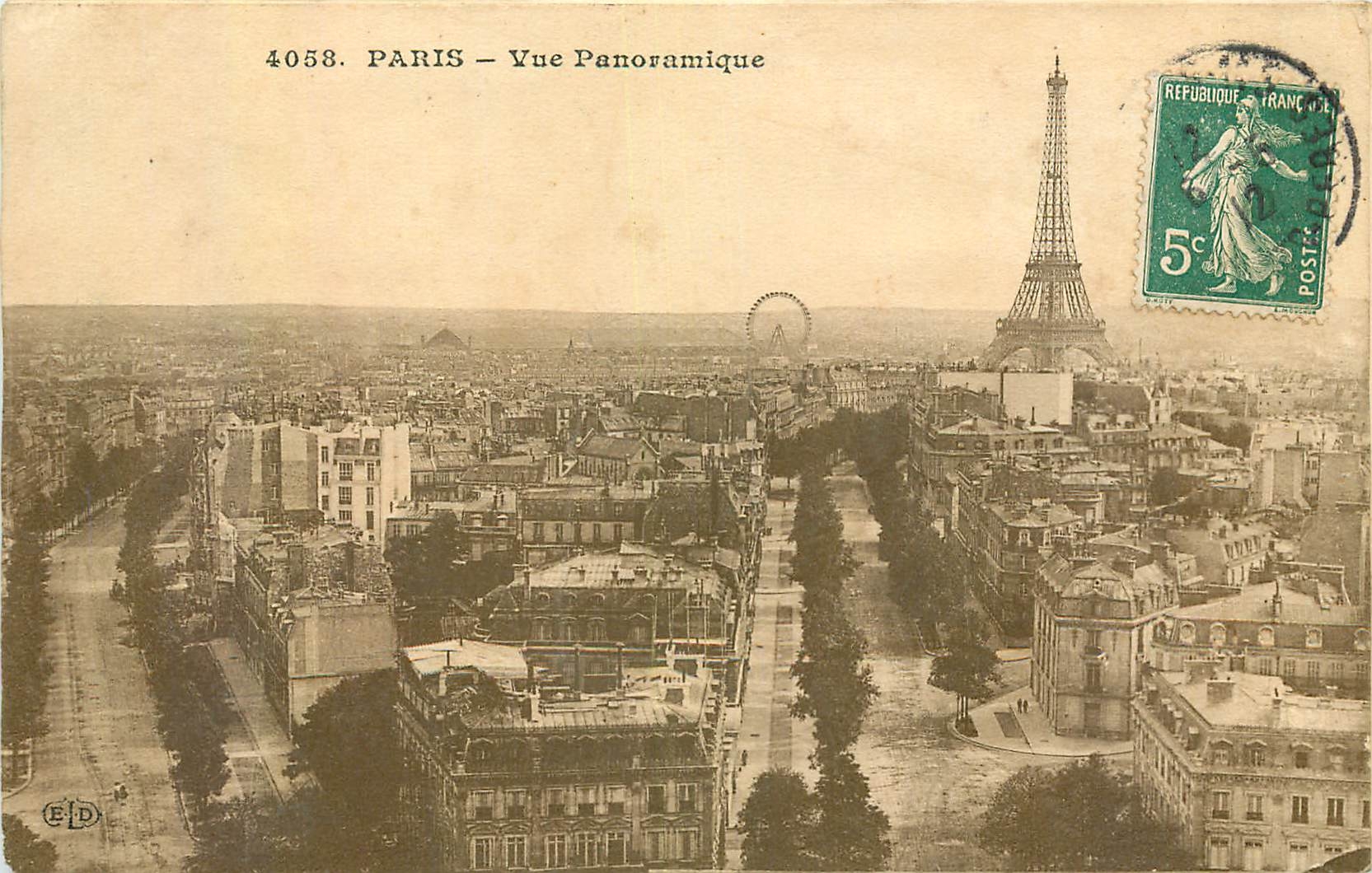 CPA Paris vue Panoramique Tour Eiffel