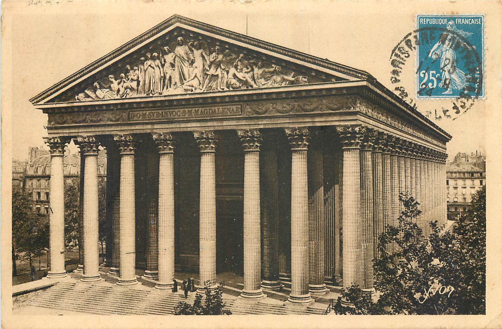 CPA Paris en Flanant l'eglise de la Madeleine 