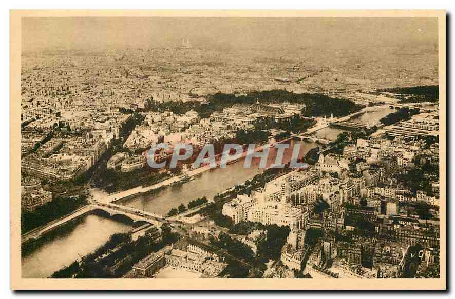 CPA Paris en Flanant vue panoramique prise de la Tour Eiffel sur la Seine et la Butte Montmartre 