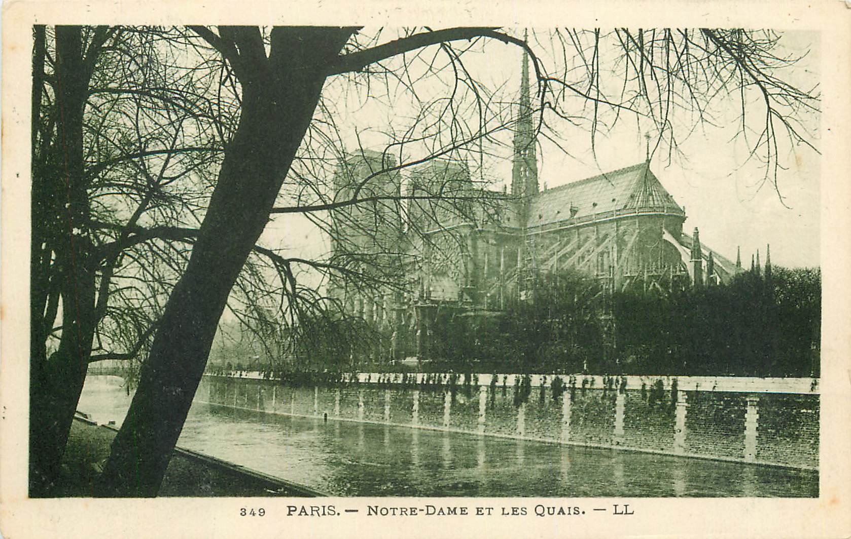 CPA Paris Notre Dame et les Quais 