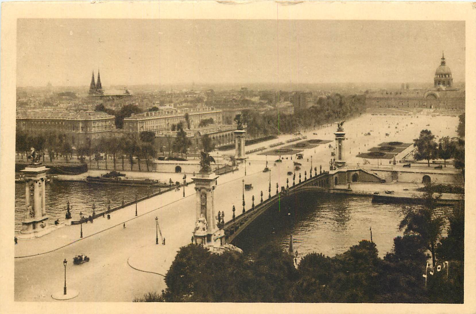 CPA Paris en Flanant le pont Alexandre III er l'Esplanade des Invalides 