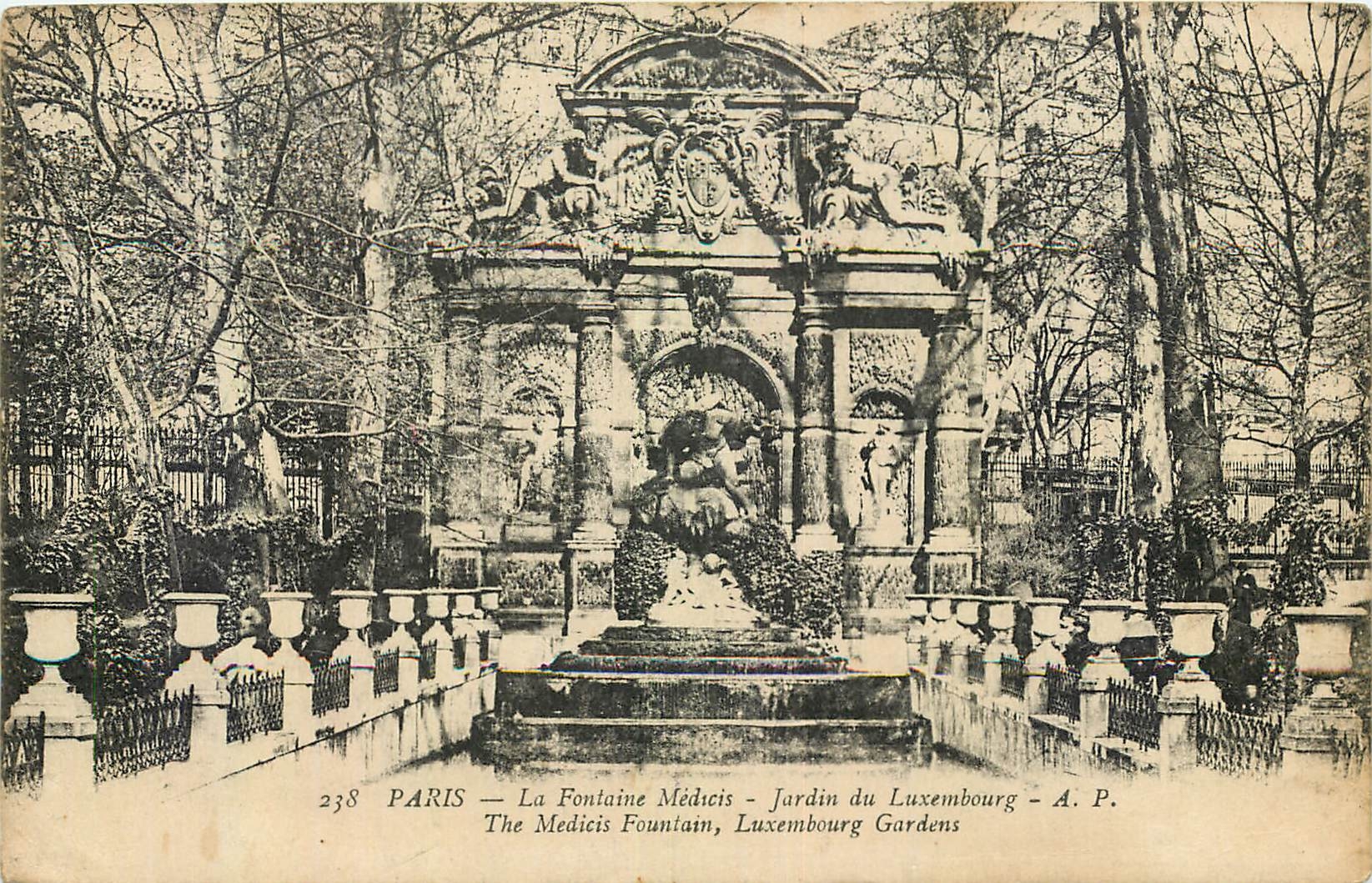 CPA Paris la Fontaine Medicis Jardin du Luxembourg 