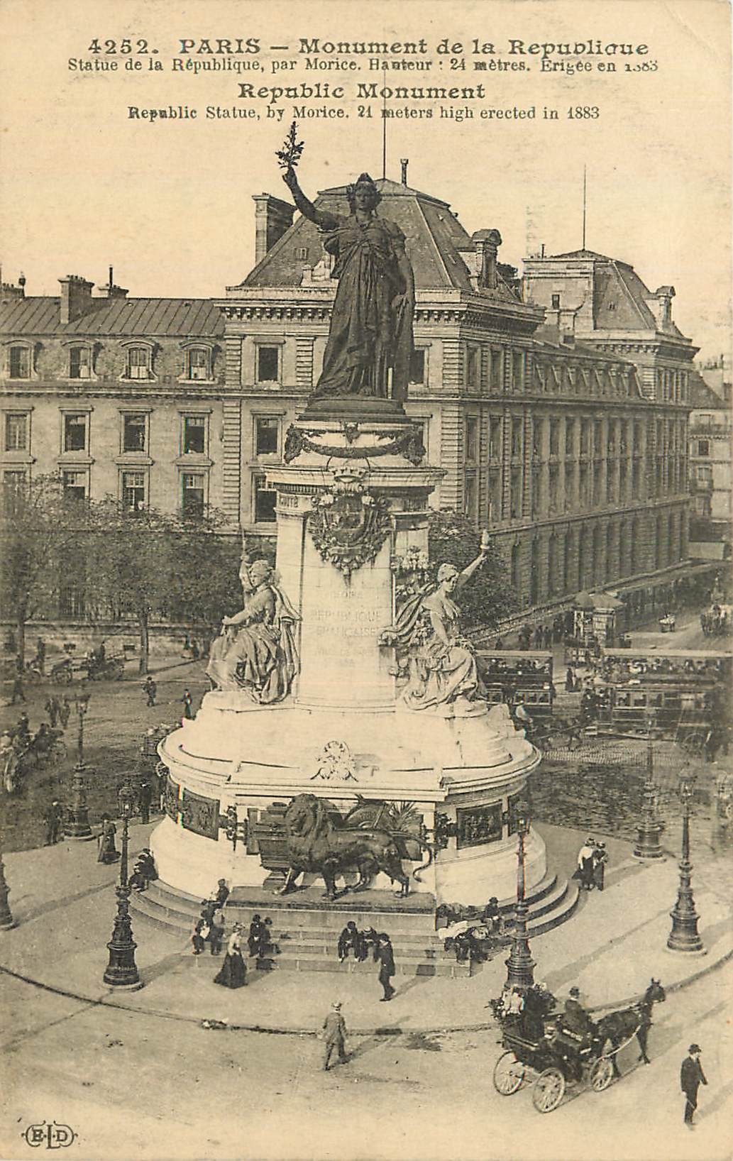 CPA Paris Monument de la Republique Lion
