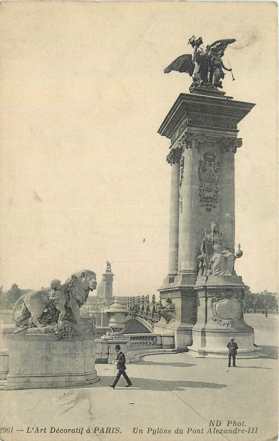 CPA L'Art Decoratif a Paris un Pylone du Pont Alexandre III Lion