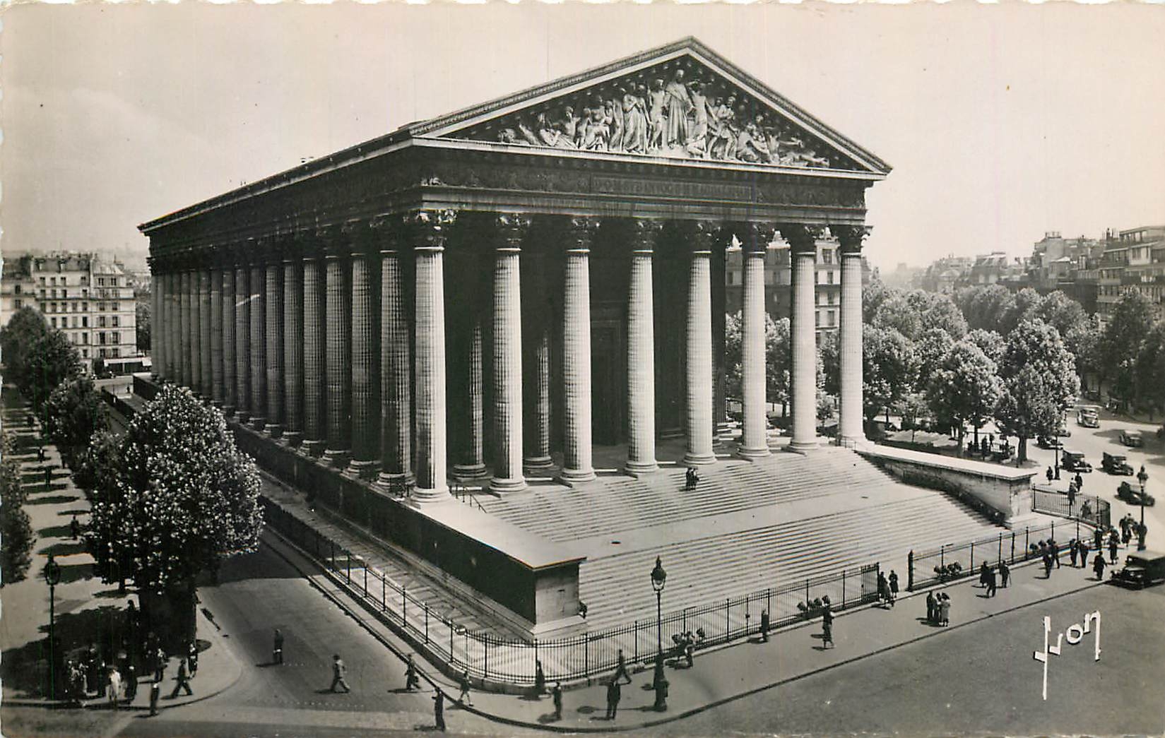 CPA Paris en Flanant Eglise de la Madeleine 