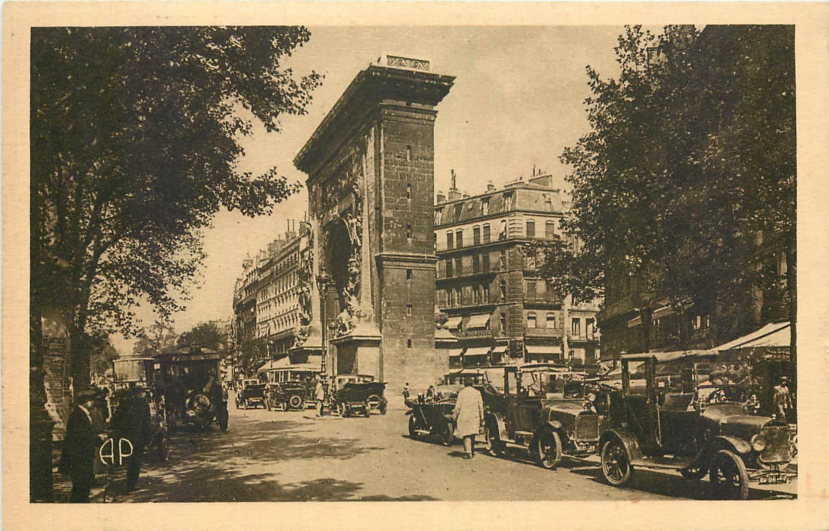 CPA Paris le Boulevard et la Porte St Denis Automobile