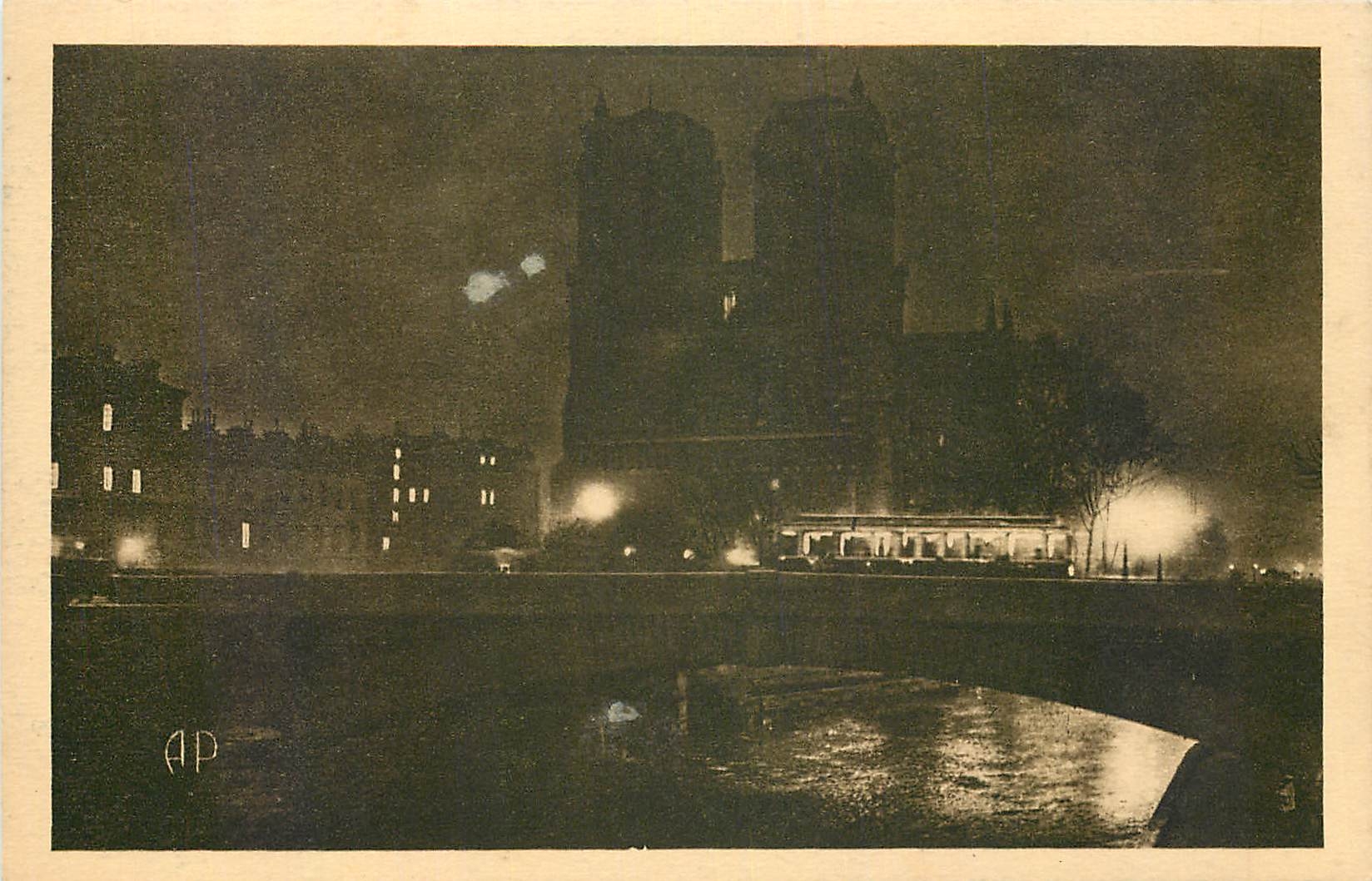 CPA Paris la Nuit Notre Dame 