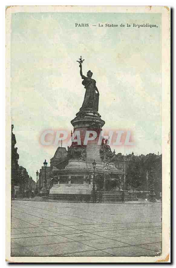 CPA Paris la Statue de la Republique 
