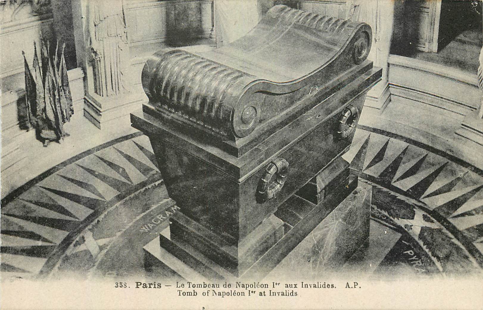 CPA Paris le Tombeau de Napoleon Ier aux invalides 