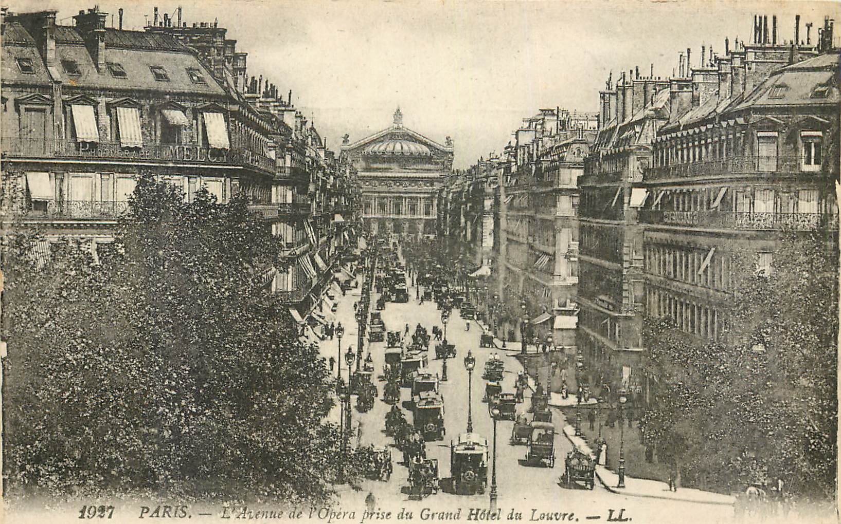 CPA Paris L'Avenue de l'Opera prise du Grand Hotel du Louvre 