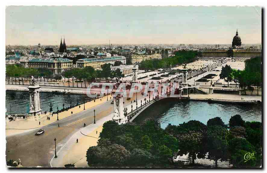 CPA Paris Le Pont Alexandre III et L'Esplanade des Invalides 