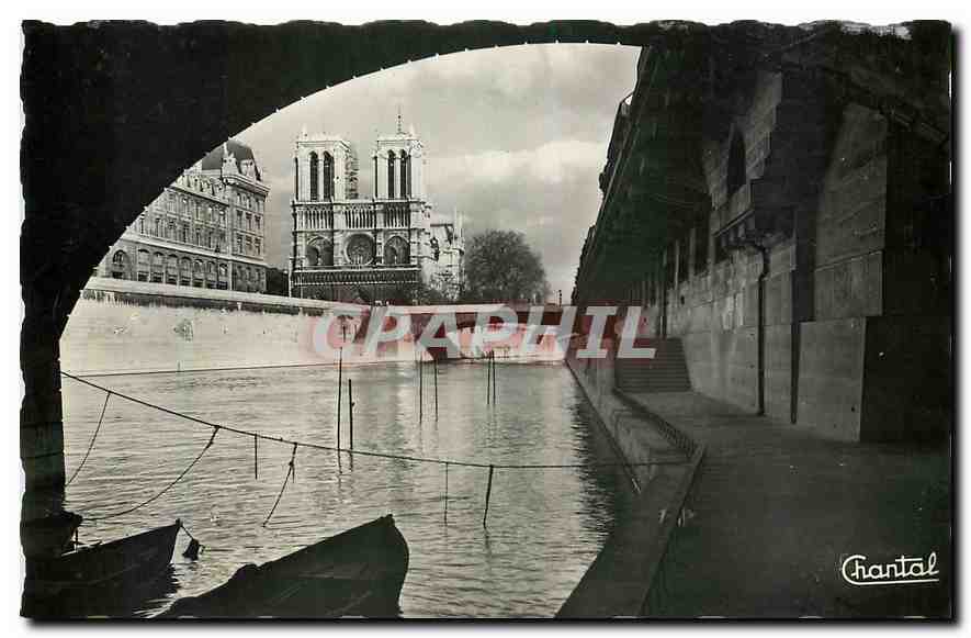 CPA Paris Promenade sous les Ponts Notre Dame