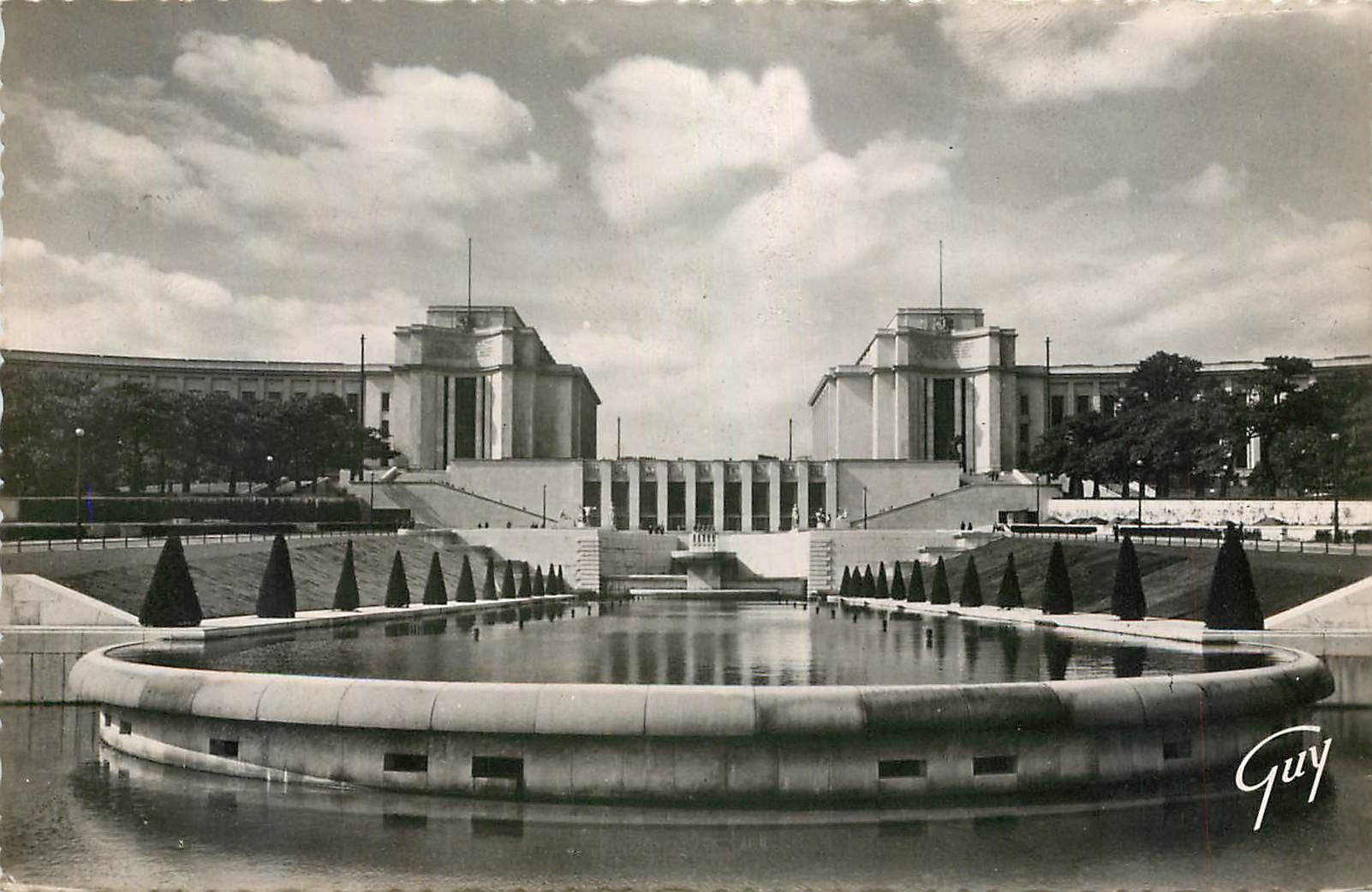 CPA Paris et ses Merveilles Le Palais de Chaillot vu des jardins 