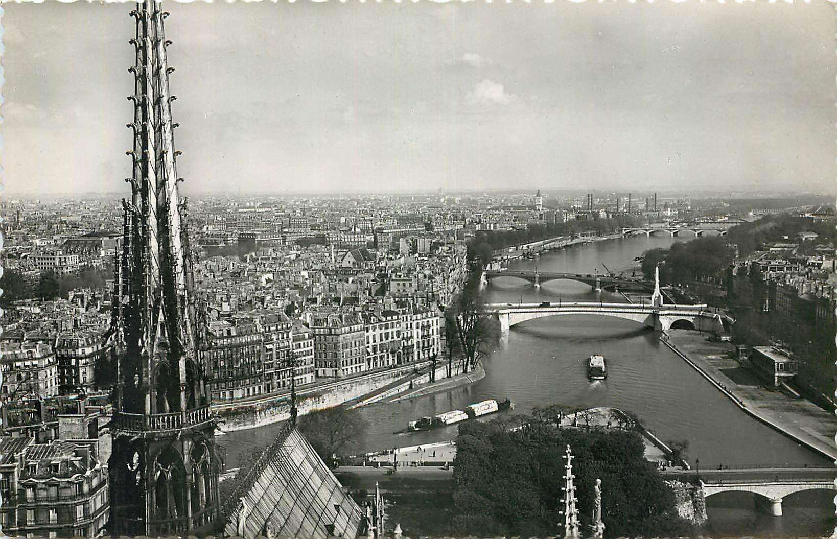 CPA Paris Vue sur la Seine en amont de Notre Dame 