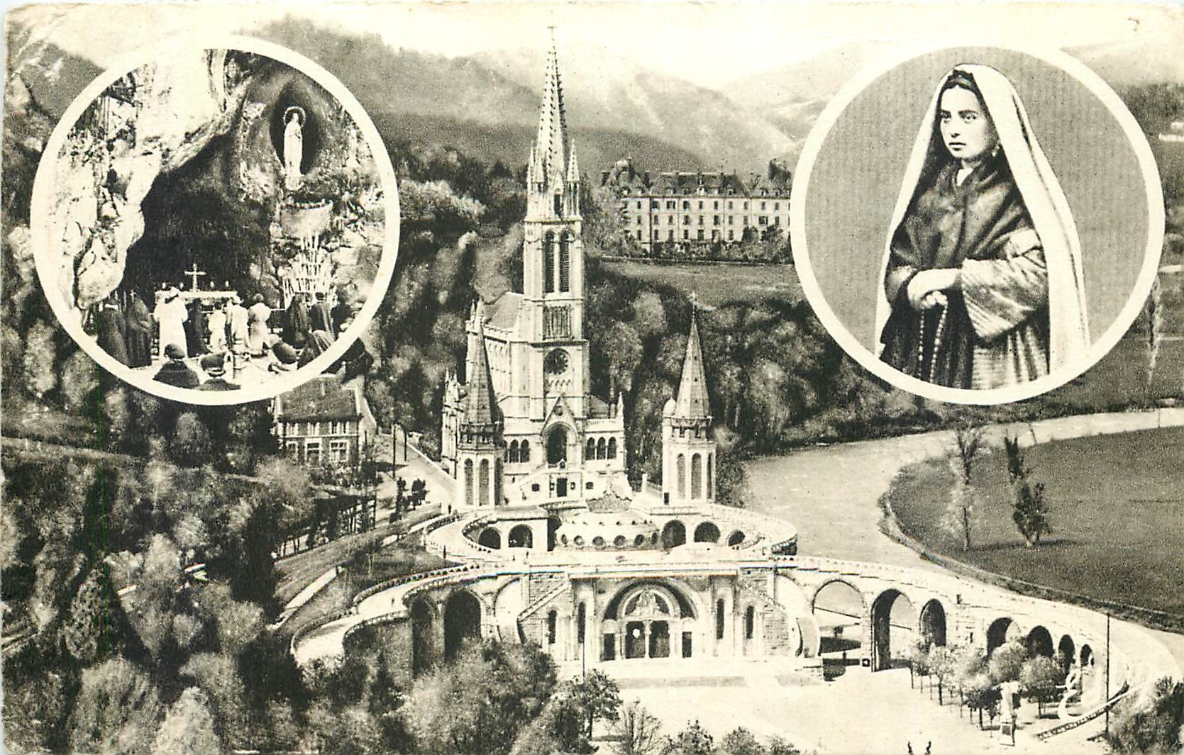 CPA Lourdes La Basilique Ste Bernadette La Grotte 