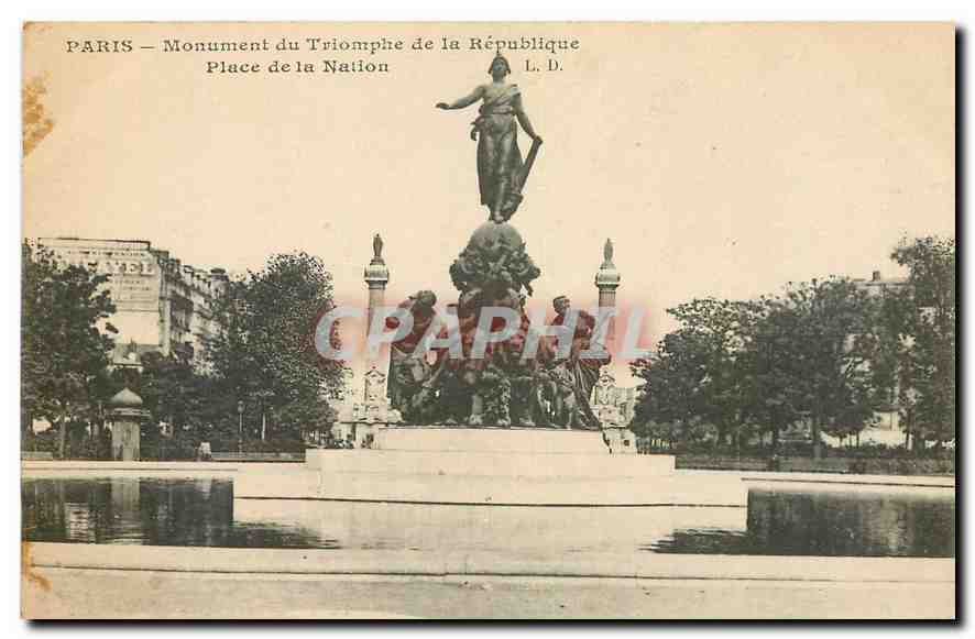 CPA Paris Monument du Triomphe de la Republique Place de la Nation 