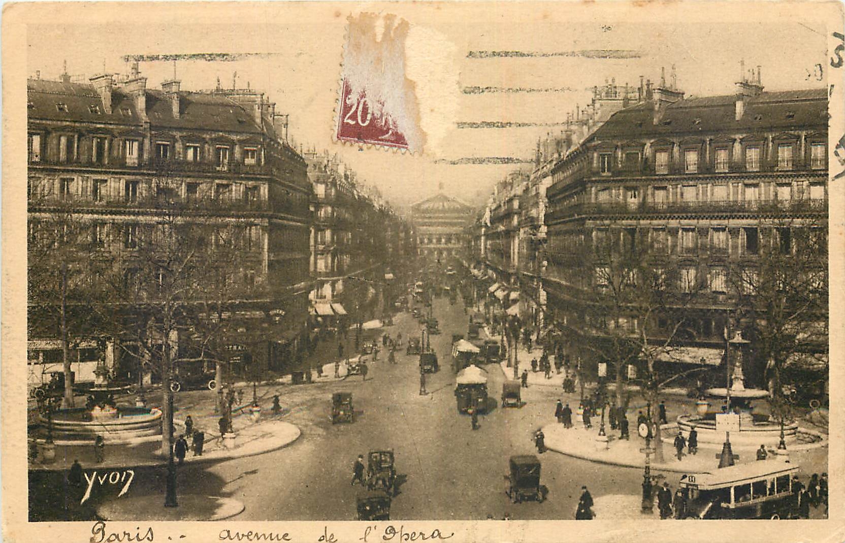 CPA Paris en flanant Avenue de l'Opera 