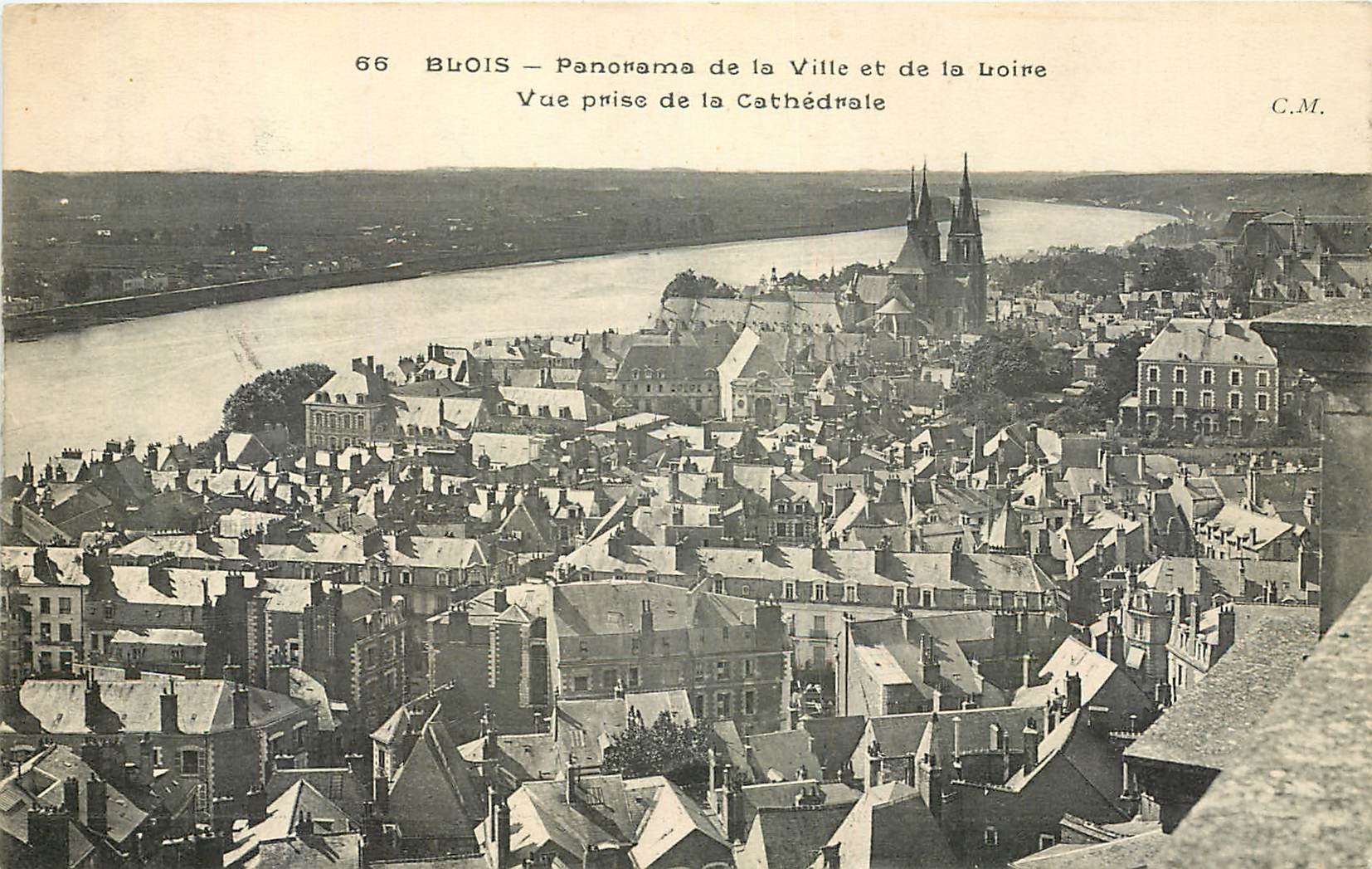 Blois — Panorama der Stadt und der Loire — Ansicht vom Dom