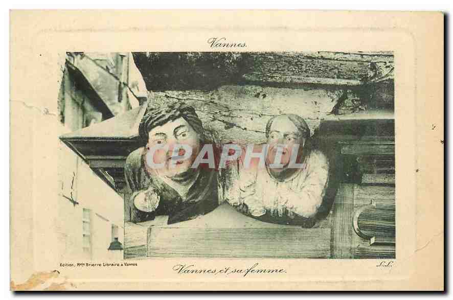 CPA Vannes et sa Femme 