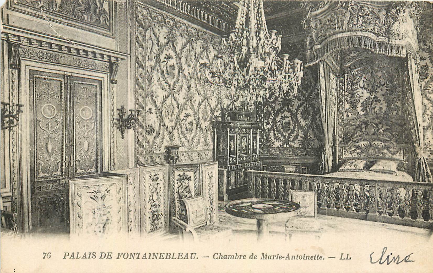 Palais de Fontainebleau — Chambre de Marie-Antoinette — LL