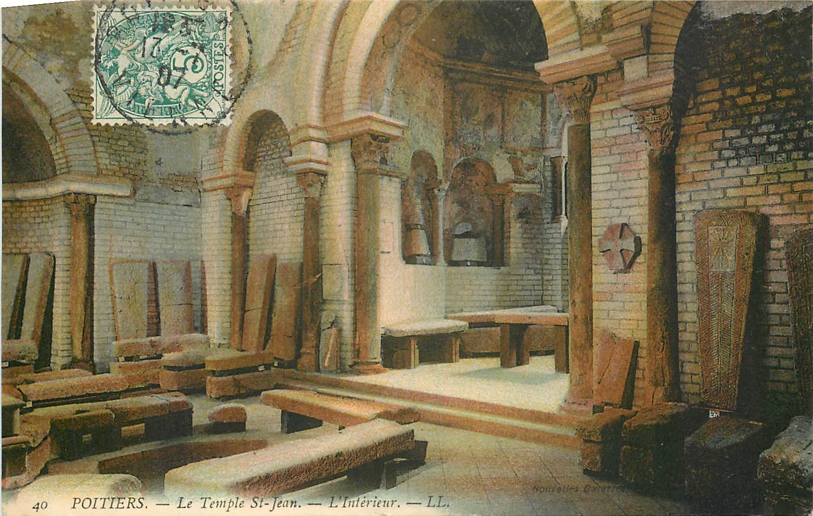 Poitiers — Le Temple Saint-Jean — L'Intérieur — LL.