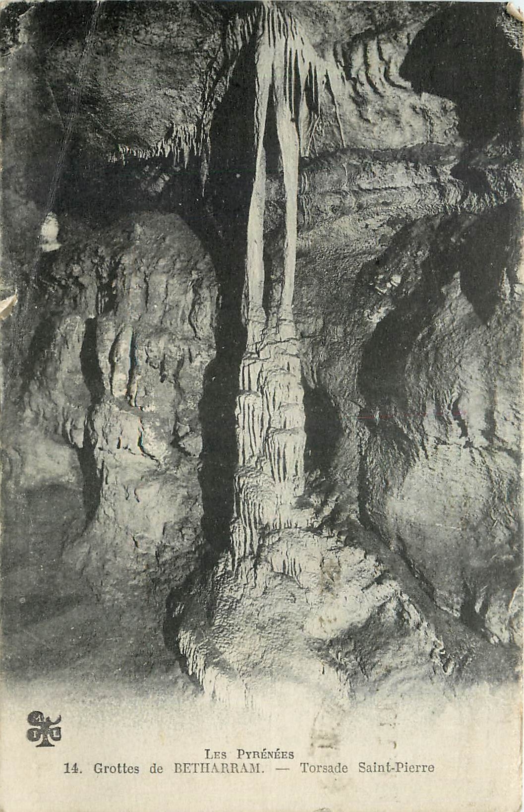 CPA Les pyrenees Grottes de Betharram torsade Saint Pierre 