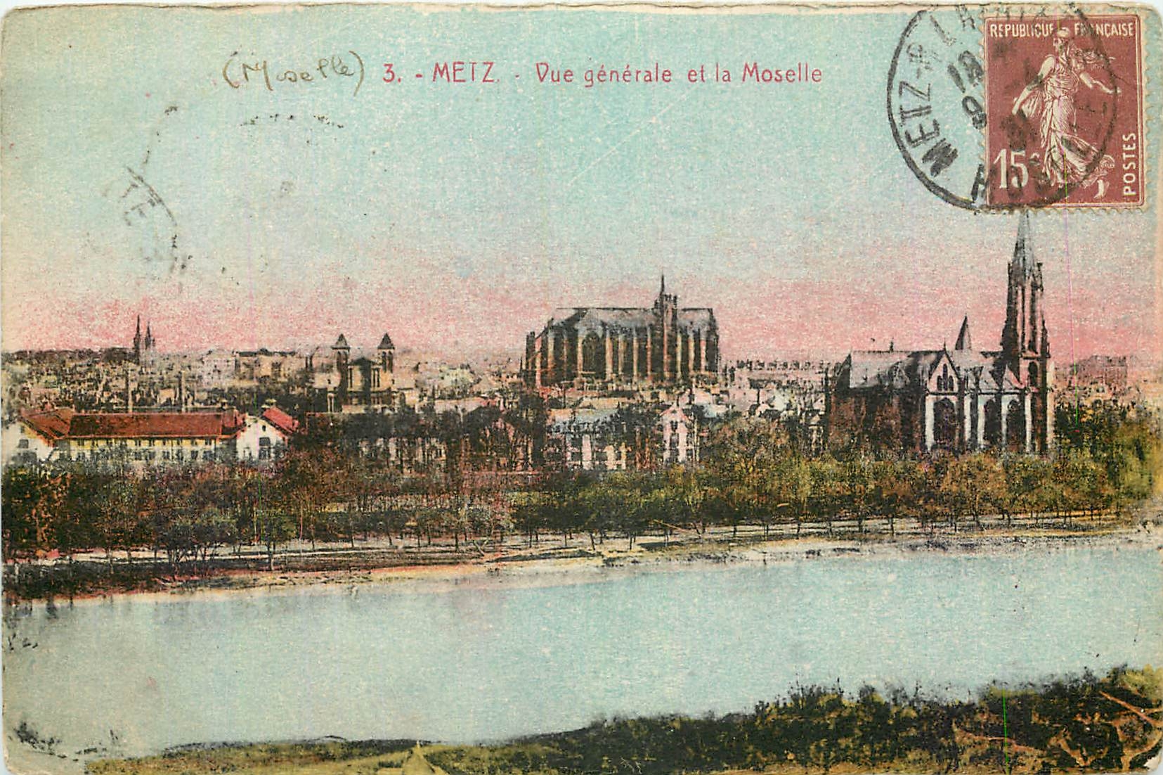CPA Metz Vue generale et la Moselle 