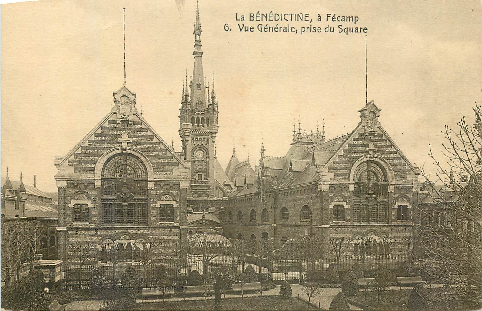 CPA La Benedictine a Fecamp Vue generale prise du Square 