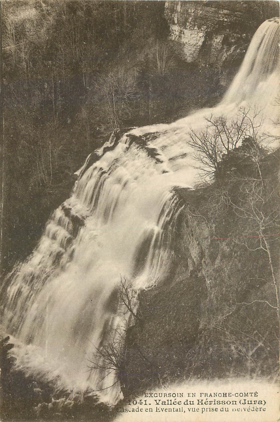 CPA Excursoin en Franche Comte Vallee du Herisson Jura Cascade en Eventail 