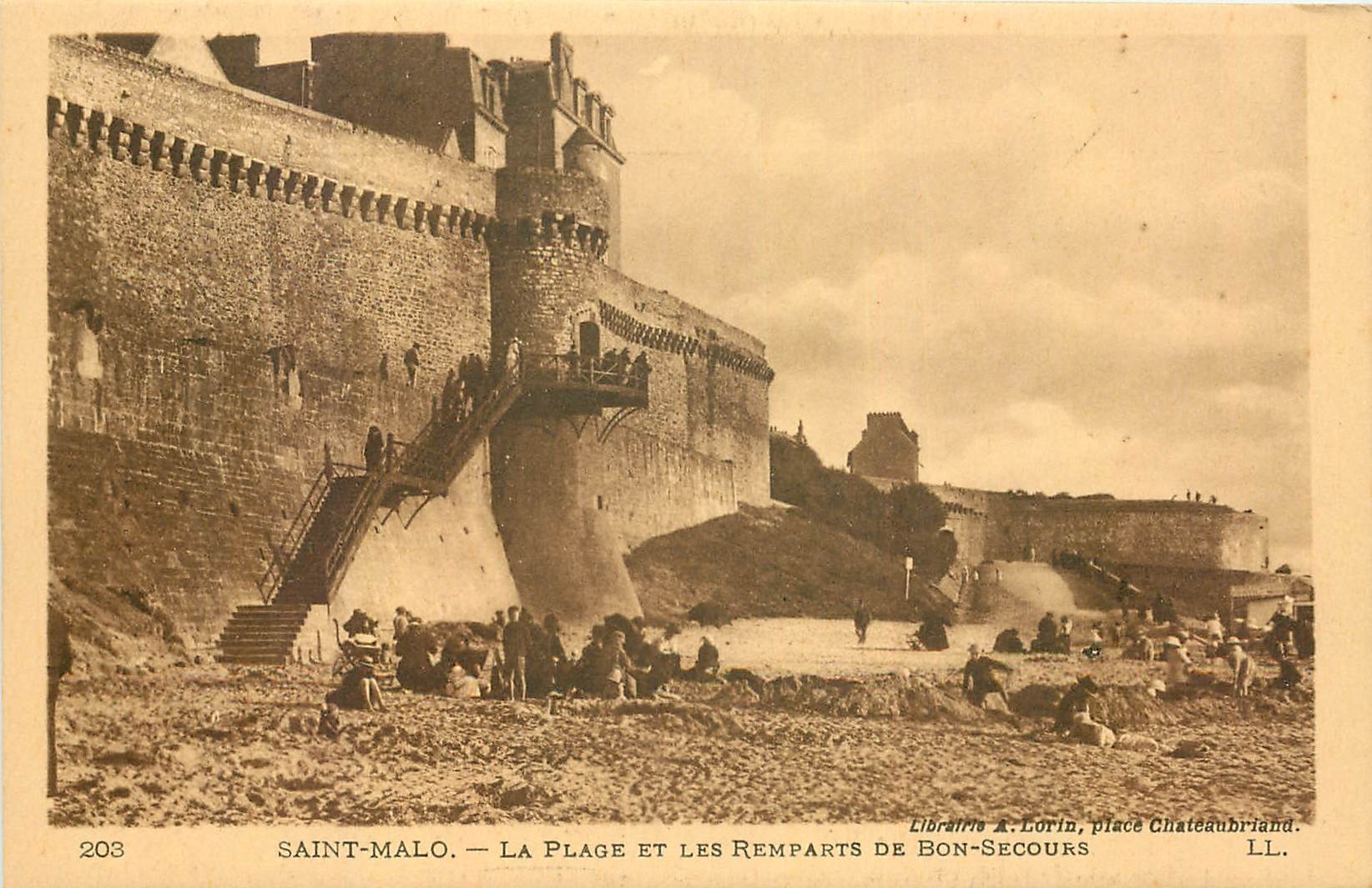 Saint-Malo — La Plage et les Remparts de Bon-Secours — Librairie A. Lorin, place Chateaubriand