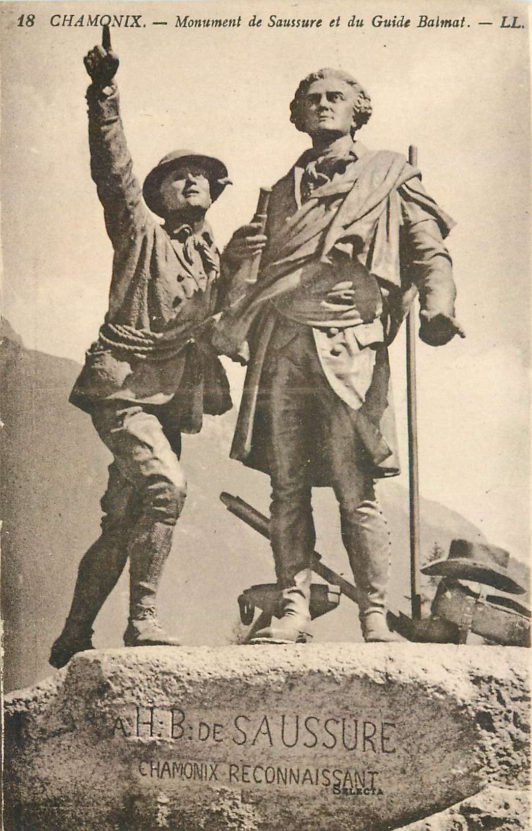 CPA Chamonix Monument de Saussure et du Guide Baimat 