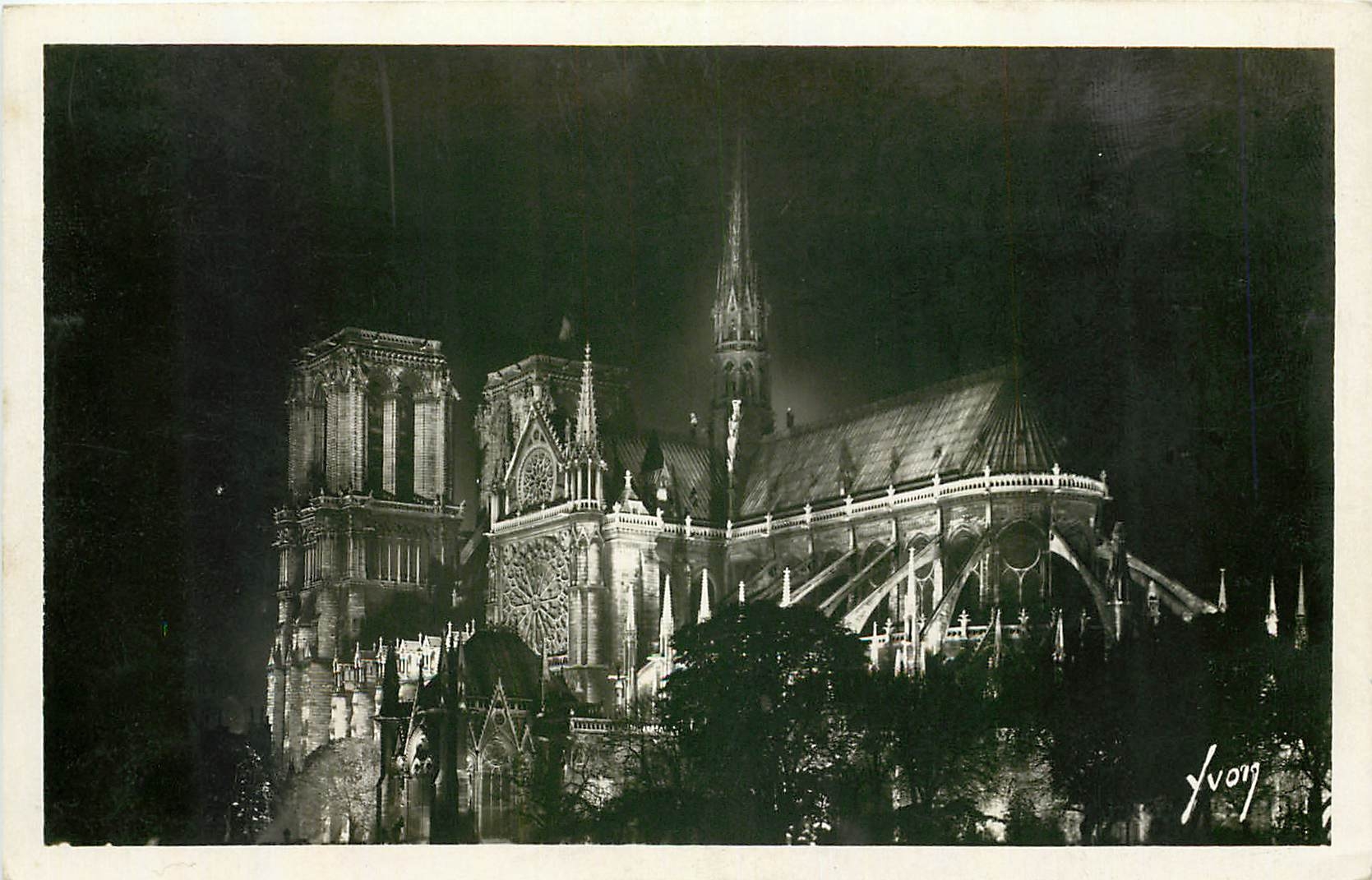 CPA Paris en flanant Notre Dame illuminee 