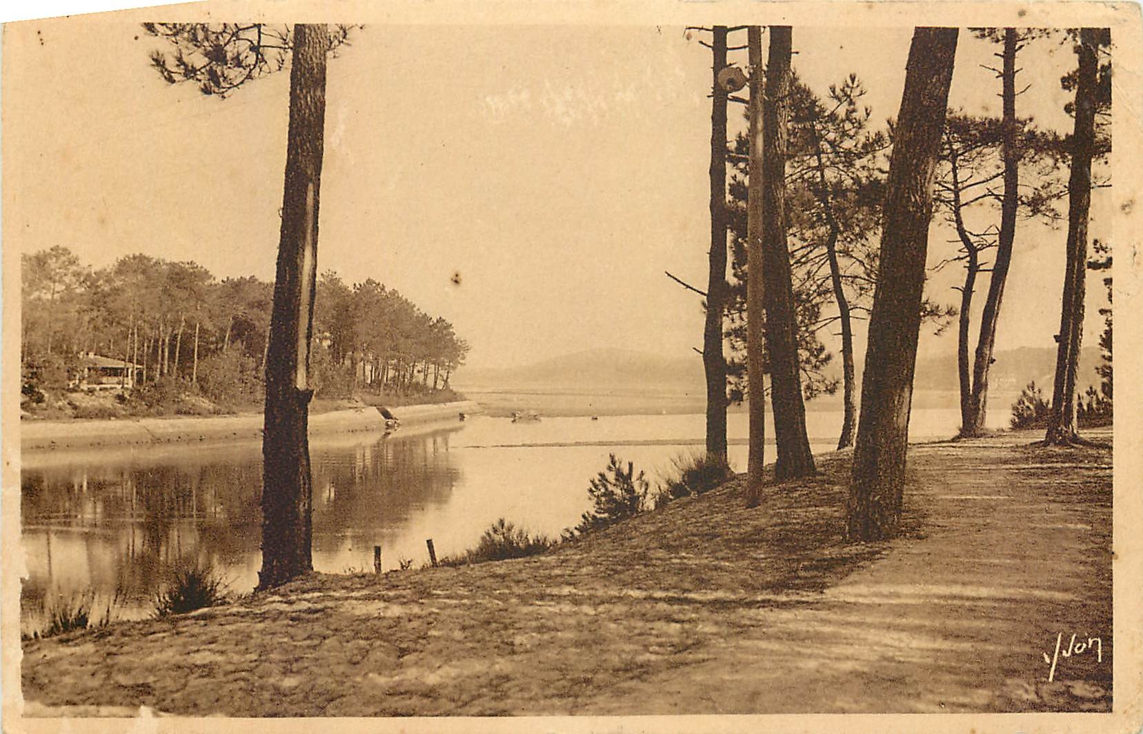 CPA La Douce France Cote d'Argent Hossegor Landes une pittoresque vision du Lac a l'Arrivee 