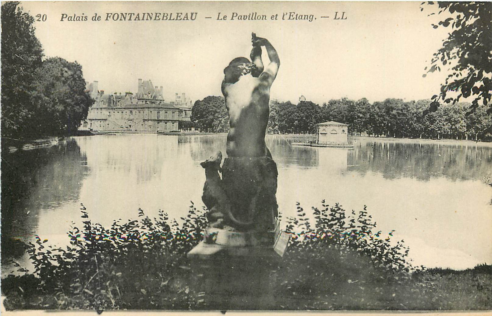 Paleis van FONTAINEBLEAU — Het Pavillon en het Étang — LL