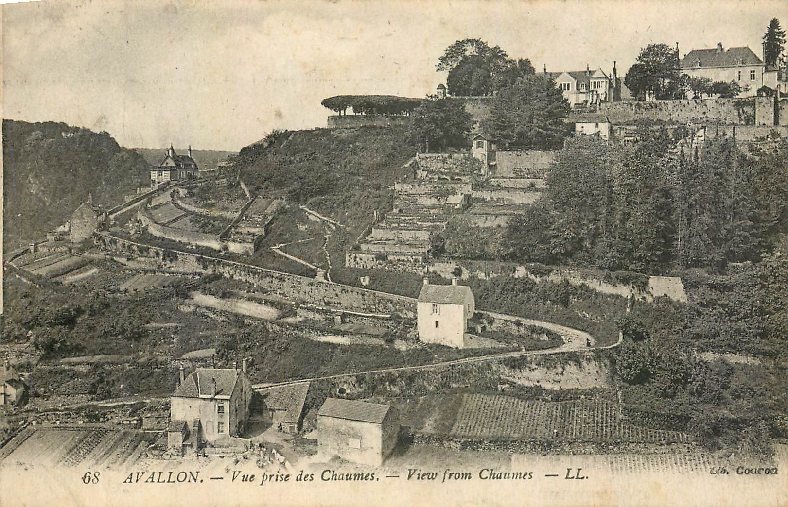 CPA Avallon vue prise des Chaumes 