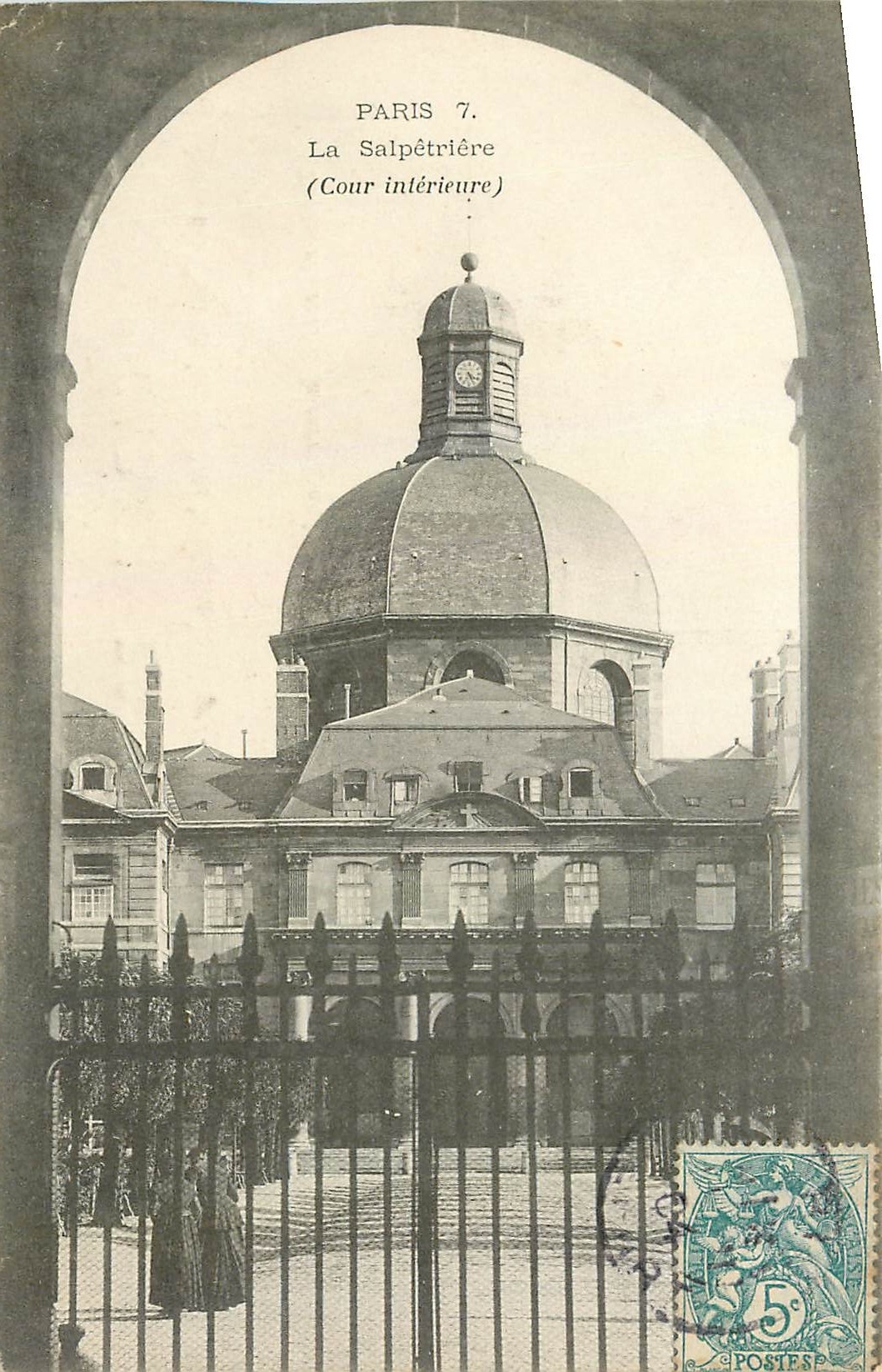 CPA Paris la Salpetriere cour interieure 
