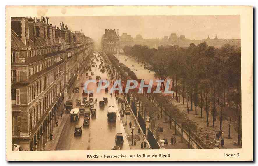 CPA Paris Perspective sur la Rue de Rivoli 