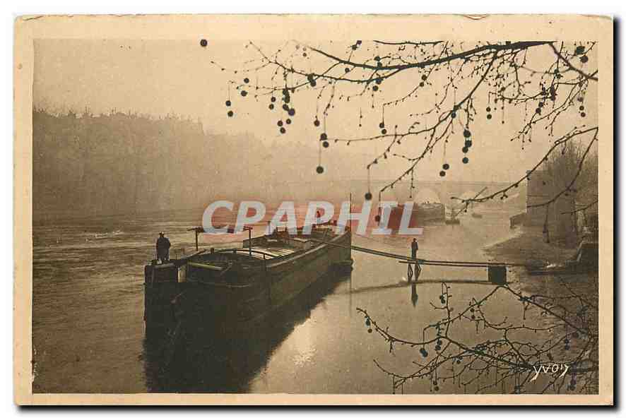 CPA Paris en flanant Chalands sur la Seine 