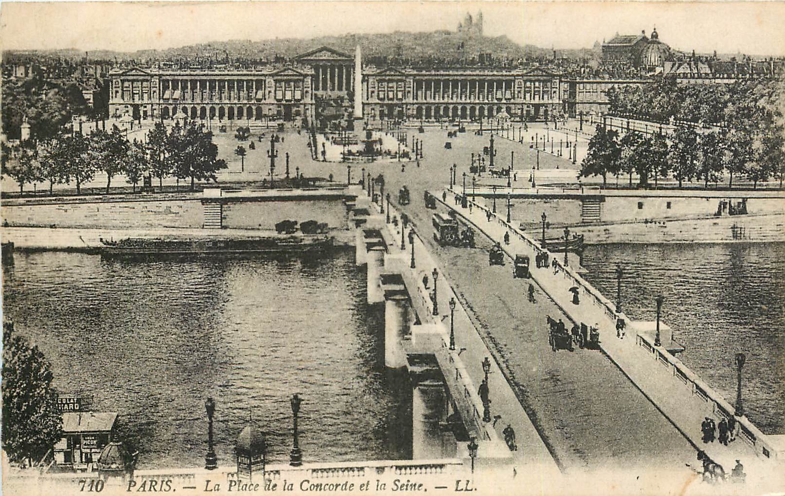 CPA Paris la Place de la Concorde et la Seine 