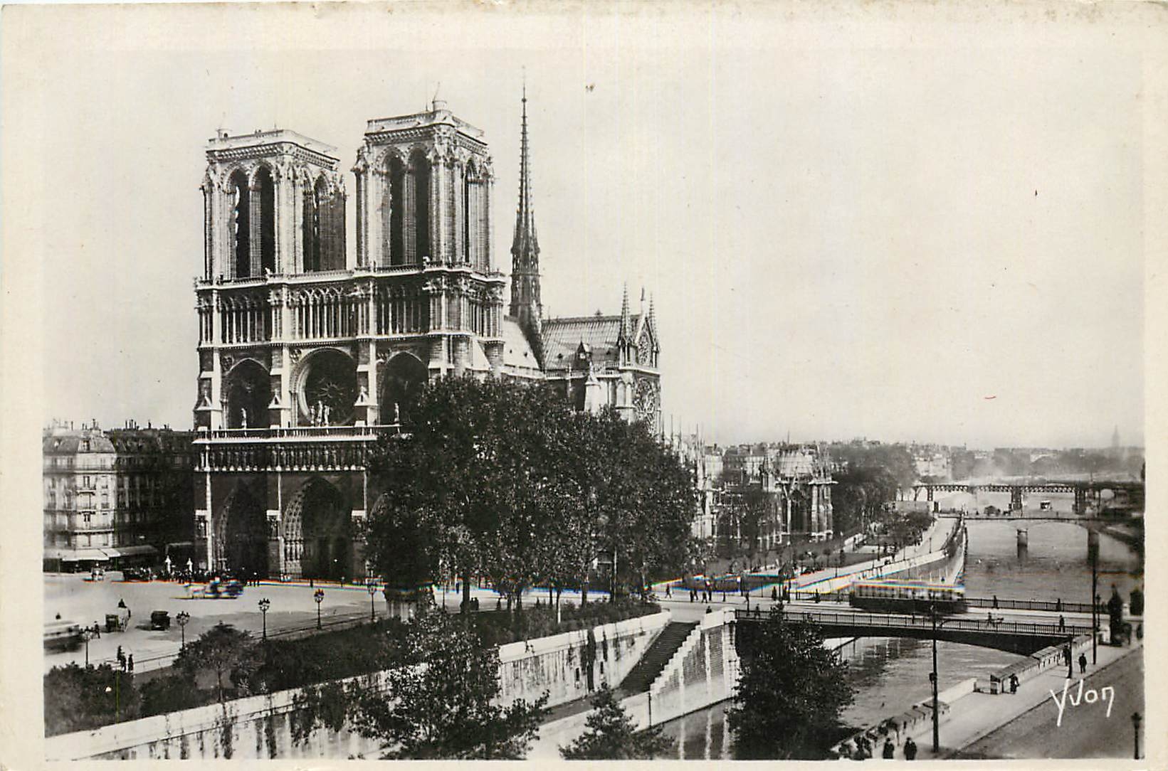 CPA Paris en Flanant Notre Dame de Paris vue generale 